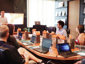 Yemek Tepsileri için Plastik Levha PP / PESheet Ruloları Yemek Tepsileri için Plastik Levha PP / PESheet Ruloları